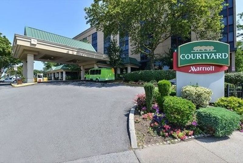 Courtyard By Marriott New York Laguardia Airport Hotel Exterior photo